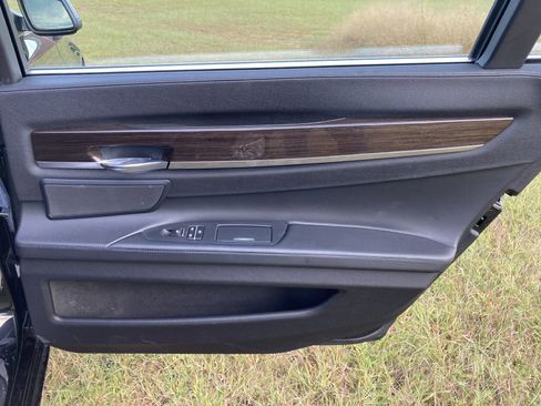 Used 2011 BMW 750Li xDrive image 17