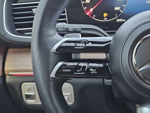 Certified 2025 Mercedes-Benz GLS 450 4MATIC image 27