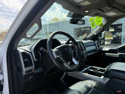 Used 2020 Ford F350 Lariat w/ Lariat Ultimate Package AWD/4WD image 24