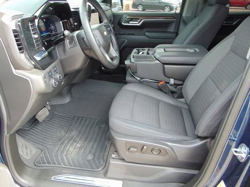 Used 2023 Chevrolet Silverado 1500 LT AWD/4WD image 10