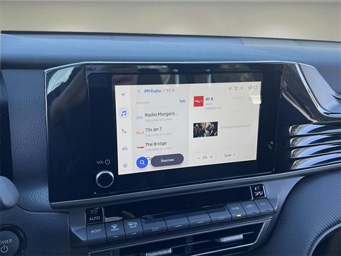 Certified 2025 Toyota Camry Hybrid image 20