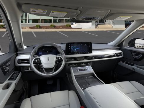 Used 2026 Lincoln Aviator AWD image 9
