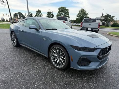 Used 2026 Ford Mustang GT Premium RWD image 4