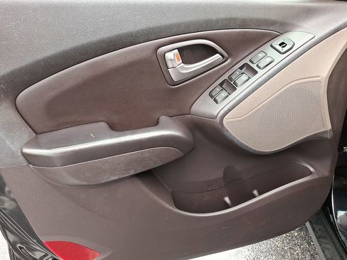 Used 2012 Hyundai Tucson GLS image 12