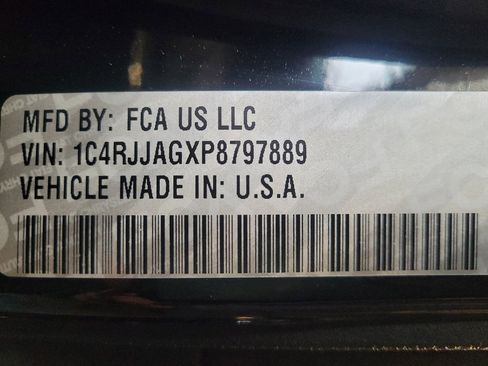 Used 2023 Jeep Grand Cherokee L Laredo RWD image 33