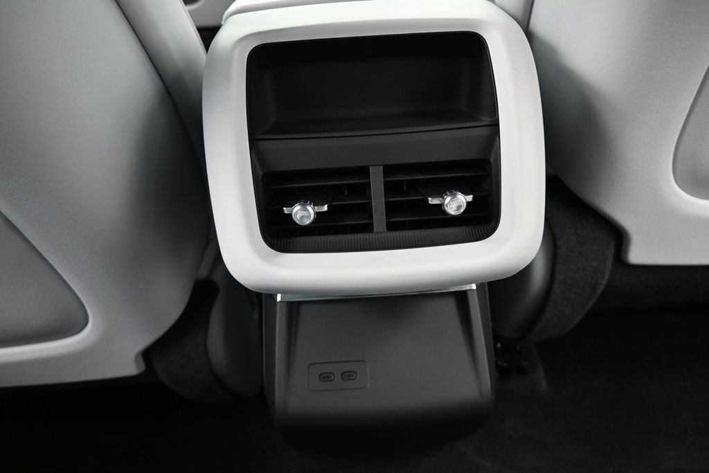 Certified 2024 Cadillac Lyriq Sport AWD/4WD image 16