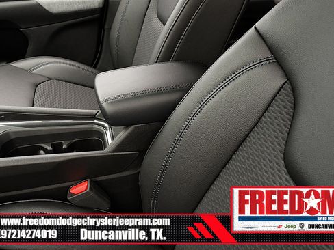 New 2025 Jeep Compass Latitude image 36