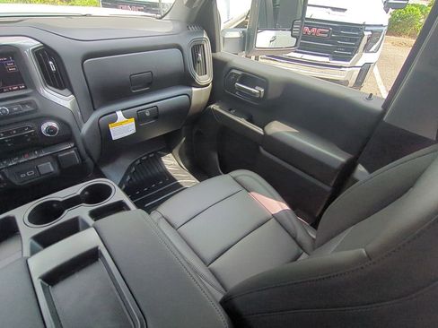 New 2025 GMC Sierra 2500 Pro w/ Convenience Package image 10