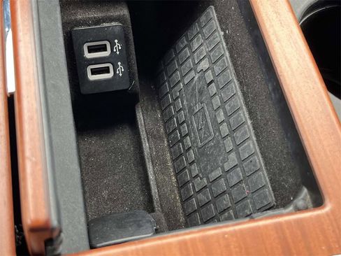 Used 2019 Lincoln Navigator Select image 28