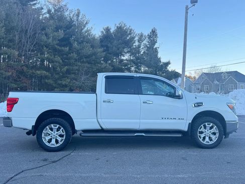 Used 2016 Nissan Titan SL image 5