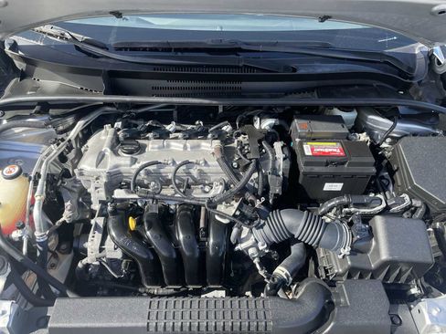 Used 2022 Toyota Corolla LE image 17