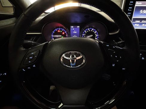 Used 2020 Toyota C-HR Limited image 21