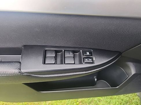 Used 2010 Subaru Outback 2.5i Premium AWD/4WD image 43