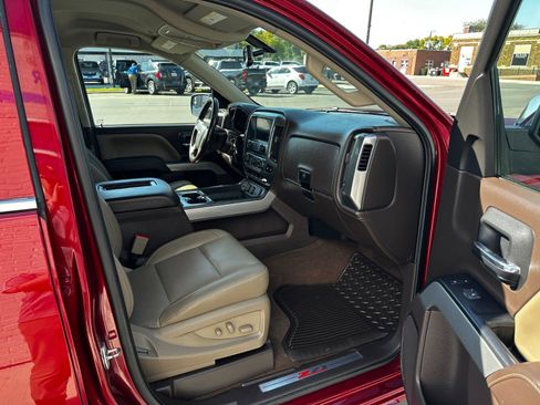 Used 2018 Chevrolet Silverado 1500 LTZ Z71 image 23