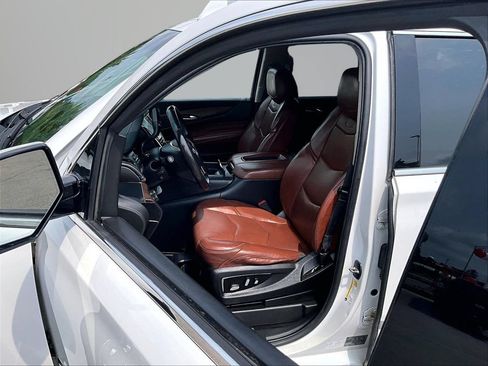 Used 2018 Cadillac Escalade Premium Luxury AWD/4WD image 26