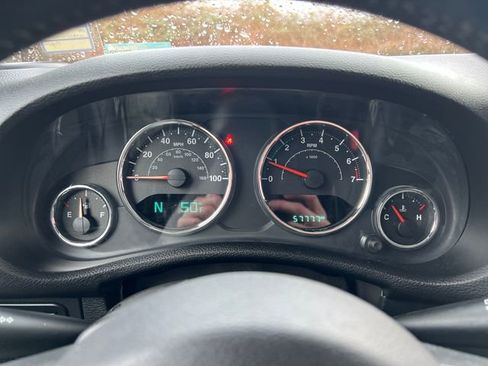 Used 2016 Jeep Wrangler Unlimited Rubicon w/ Connectivity Group image 25