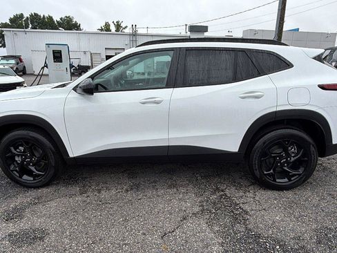 New 2026 Chevrolet Trax LT w/ Driver Confidence Package FWD image 11