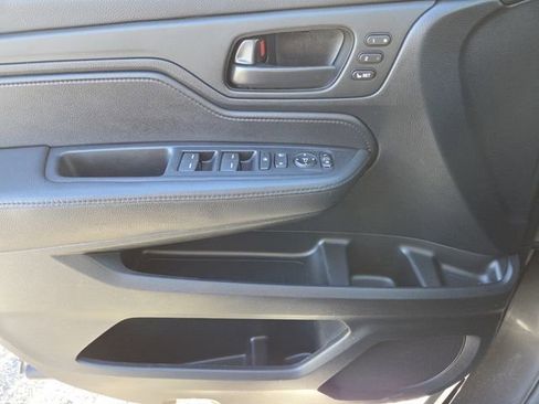 Used 2023 Honda Odyssey EX-L image 32