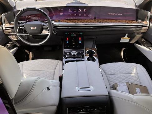 New 2026 Cadillac Escalade ESV Platinum Sport AWD/4WD image 9