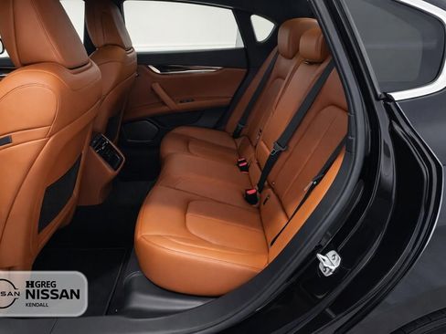 Used 2022 Maserati Quattroporte Modena RWD image 13