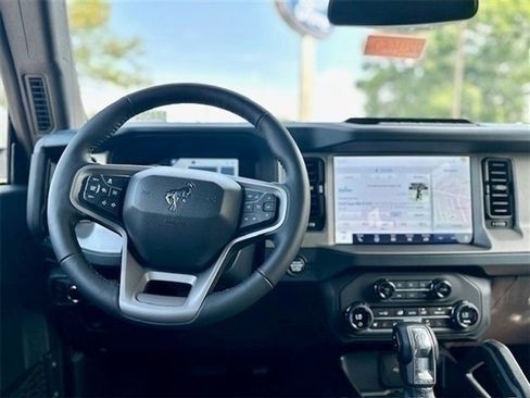 New 2024 Ford Bronco Outer Banks w/ Sasquatch Package image 12