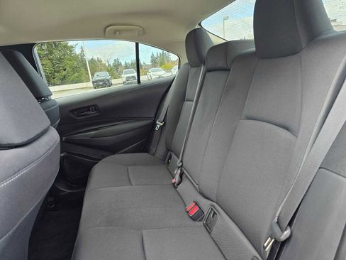 Used 2025 Toyota Corolla LE image 18