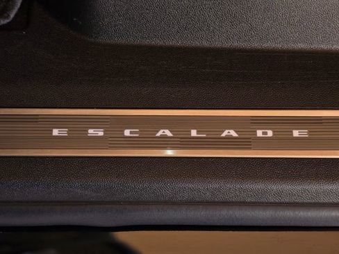 Used 2023 Cadillac Escalade ESV Sport Platinum AWD/4WD image 23