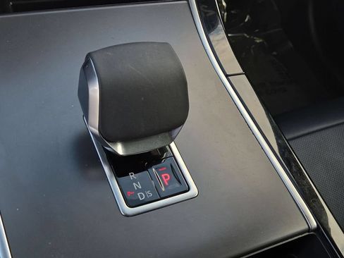 Used 2025 Land Rover Range Rover Velar Dynamic SE AWD/4WD image 28