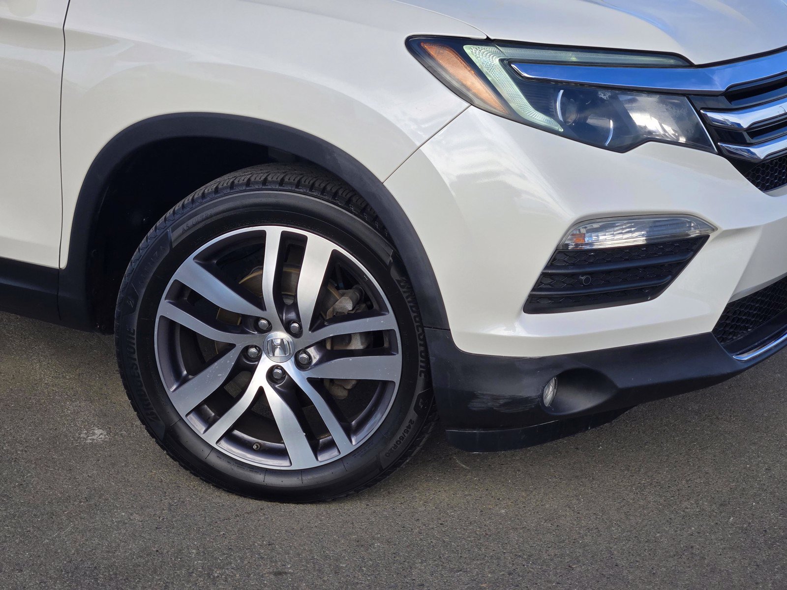 Used 2018 Honda Pilot Touring image 9