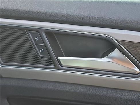 Used 2018 Volkswagen Atlas SE image 22