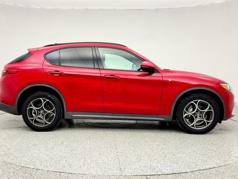 Used 2022 Alfa Romeo Stelvio Ti image 4