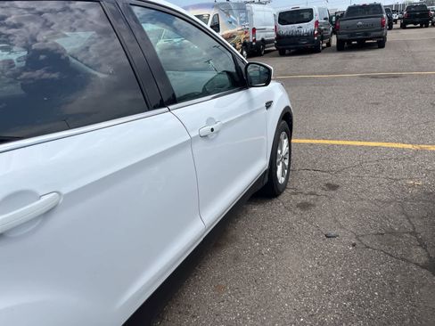 Used 2019 Ford Escape SE AWD/4WD image 16