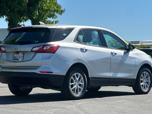 Used 2019 Chevrolet Equinox LS FWD image 4