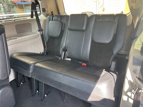 Used 2015 Dodge Grand Caravan SXT FWD image 8