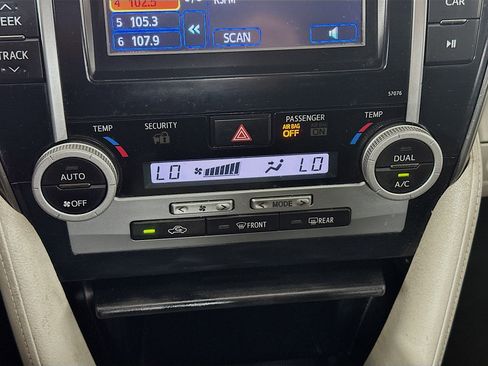 Used 2013 Toyota Camry LE image 21