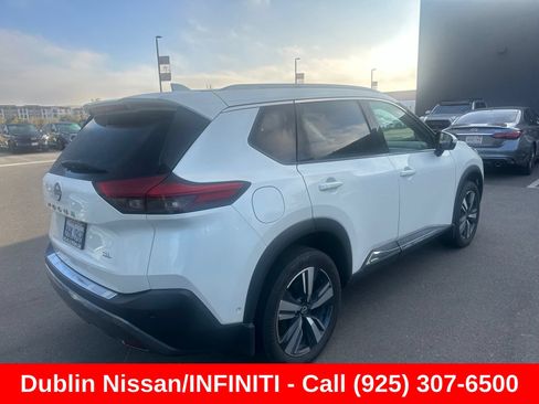 Used 2023 Nissan Rogue SL w/ SL Premium Package FWD image 3