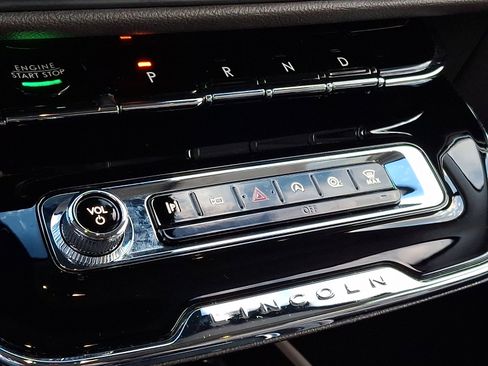 Certified 2024 Lincoln Corsair FWD image 17