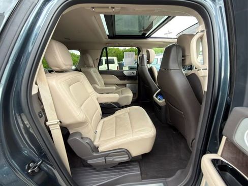 Used 2024 Lincoln Navigator L Reserve AWD/4WD image 11