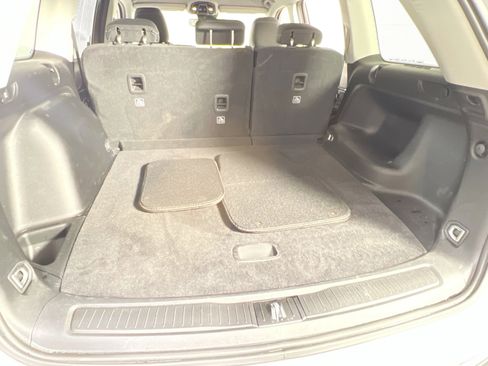 Used 2023 Jeep Grand Cherokee Laredo image 23