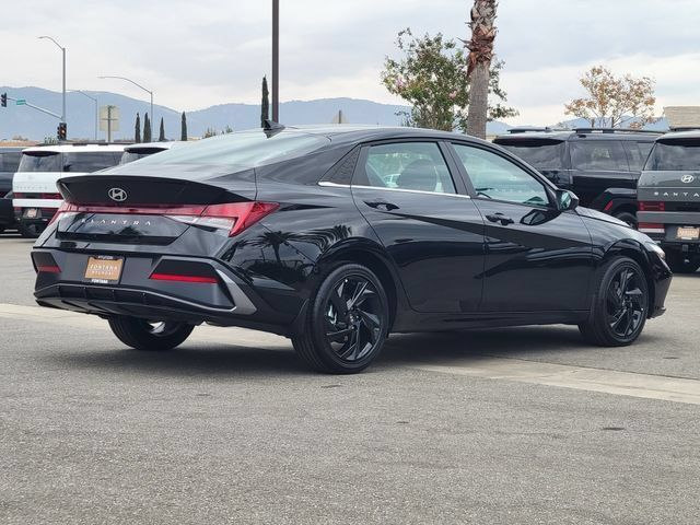 New 2026 Hyundai Elantra SEL Sport FWD image 4