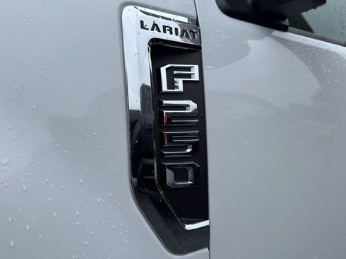 Used 2022 Ford F250 Lariat image 9