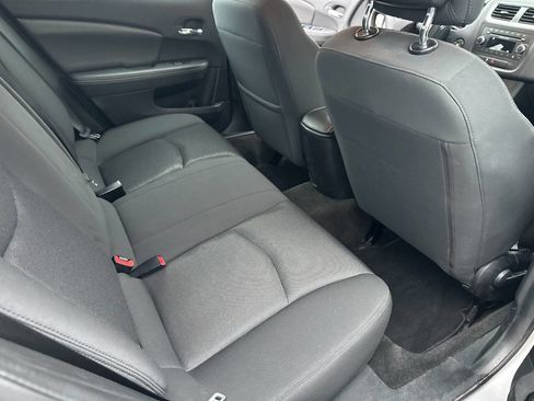 Used 2012 Dodge Avenger SE image 15