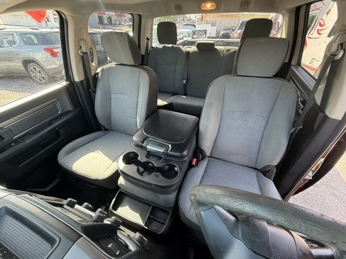 Used 2022 RAM 1500 Classic SLT RWD image 16