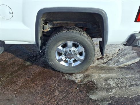 Used 2017 GMC Sierra 3500 SLT w/ Duramax Plus Package image 21