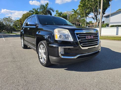Used 2017 GMC Terrain SLT image 3