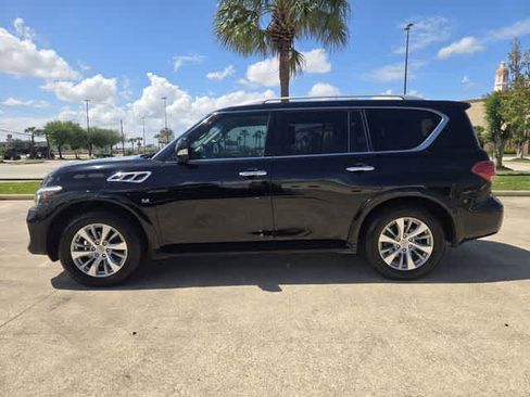 Used 2017 INFINITI QX80 2WD w/ Driver Assistance Package image 3