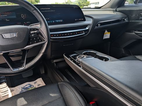 Used 2024 Cadillac Lyriq Sport AWD/4WD image 24