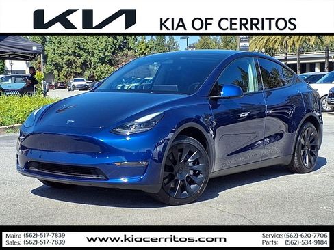 Used 2023 Tesla Model Y 2WD image 1