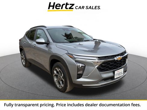 Used 2025 Chevrolet Trax LT FWD image 1