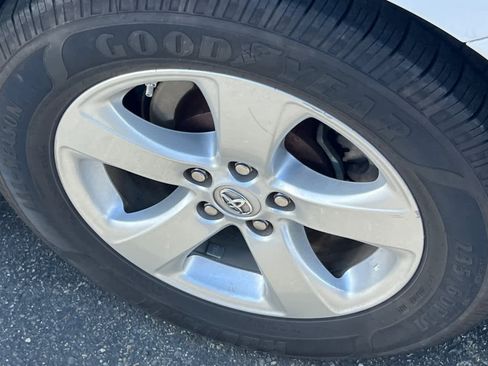 Used 2016 Toyota Sienna LE image 17